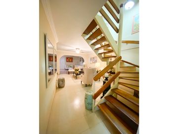 BETANIA / MIRAFLORES / 326m2 / 2 NIVELES / 3 HABITACIONES