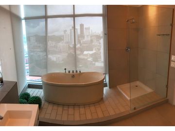 Venta: Apartamento amoblado en Yacht Club, Avenida Balboa