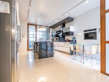 Departamento en Venta en ESPECTACULAR DUPLEX CON JARDÍN PRIVADO