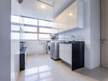 Departamento en Venta en ESPECTACULAR DUPLEX CON JARDÍN PRIVADO