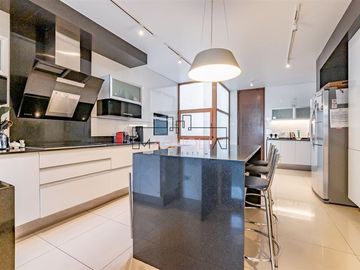 Departamento en Venta en ESPECTACULAR DUPLEX CON JARDÍN PRIVADO