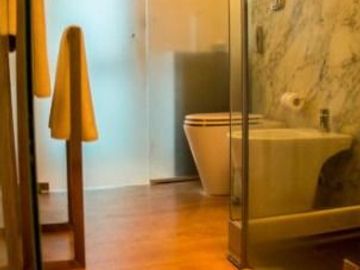 VENTA HOTEL BOUTIQUE CON 2 PILETAS, VINOTECA, CASCADA Y HAB. CON DISEÑO