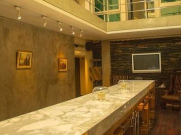 VENTA HOTEL BOUTIQUE CON 2 PILETAS, VINOTECA, CASCADA Y HAB. CON DISEÑO