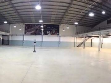 Venta De Deposito Con Local Y Oficinas Lomas De Zamora