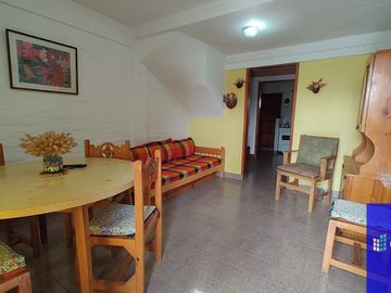 Dúplex en venta de 2 dormitorios c/ cochera en Costa Azul