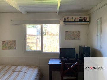 29 E/ 414 y 415-Casa 3 dormitorios con piscina en Villa Elisa.
