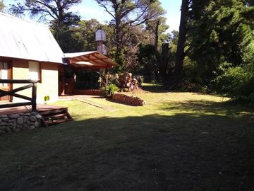 Casa en venta de 2 dormitorios c/ cochera en Villa Ventana