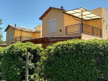 Casa en venta de 3 dormitorios c/ cochera en Sierra de la Ventana