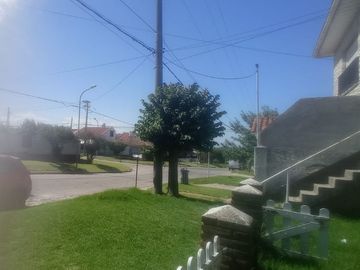 Casa en venta de 3 dormitorios c/ cochera en Punta Mogotes