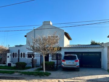 Casa en venta de 3 dormitorios c/ cochera doble y patio en Patagonia Norte