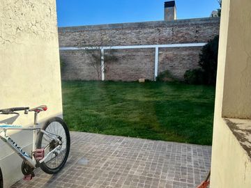 Casa en venta de 3 dormitorios c/ cochera doble y patio en Patagonia Norte
