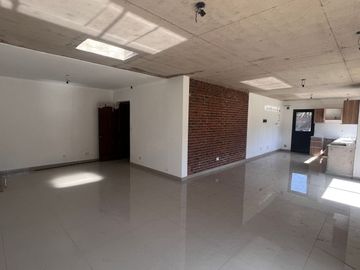 Casa en venta de 3 dormitorios c/ cochera en San Miguel