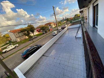 Chalet en venta de 3 dormitorios c/ cochera en Miramar