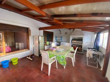 Chalet en venta de 3 dormitorios c/ cochera en Miramar