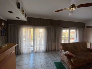 Chalet en venta de 3 dormitorios c/ cochera en Miramar