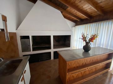 Chalet en venta de 3 dormitorios c/ cochera en Miramar