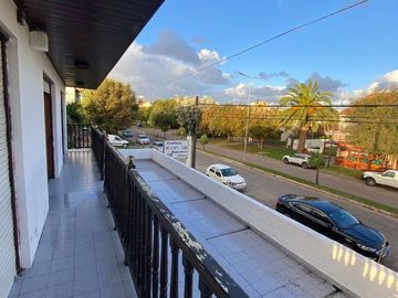 Chalet en venta de 3 dormitorios c/ cochera en Miramar