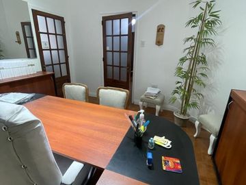PH en venta de 4 dormitorios c/ cochera en Villa Buenos Aires