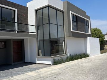 ESTRENA CASA EN ESQUINA  MUY CERCA DE ATLIXCAYOTL Y 11 SUR