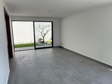 ESTRENA CASA EN ESQUINA  MUY CERCA DE ATLIXCAYOTL Y 11 SUR