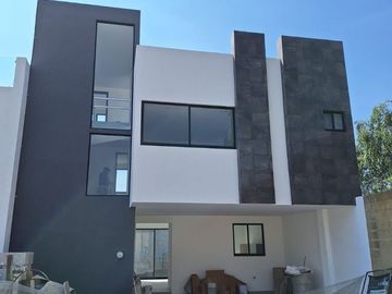 UDLA CASA NUEVA EN FRACC EL SUSPIRO