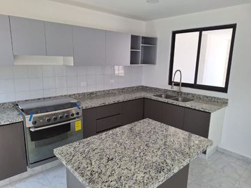UDLA CASA NUEVA EN FRACC EL SUSPIRO