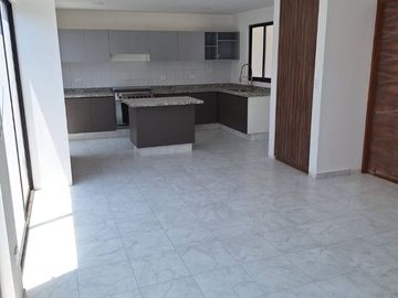 UDLA CASA NUEVA EN FRACC EL SUSPIRO