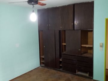 Casa de 4 ambientes en Venta en Mataderos