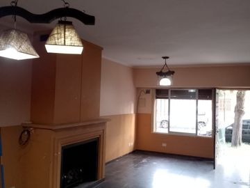 Casa de 4 ambientes en Venta en Mataderos