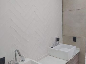 Casa en venta de 4 dormitorios salida a la laguna en El Rebenque