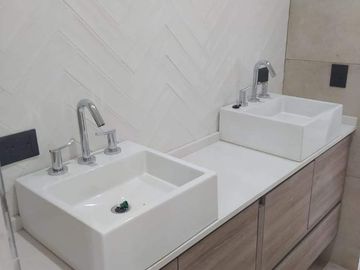 Casa en venta de 4 dormitorios salida a la laguna en El Rebenque