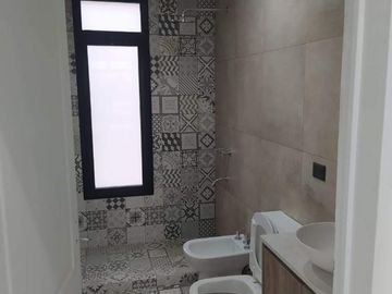 Casa en venta de 4 dormitorios salida a la laguna en El Rebenque