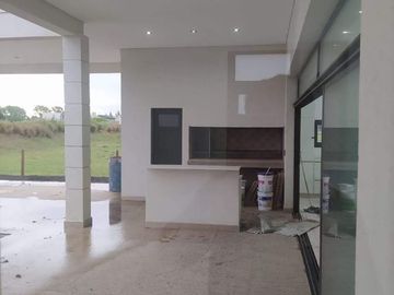 Casa en venta de 4 dormitorios salida a la laguna en El Rebenque