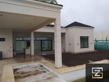 Casa en venta de 4 dormitorios salida a la laguna en El Rebenque