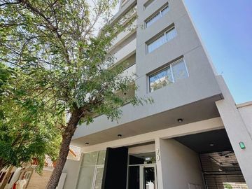 Departamento en venta de 2 dormitorios c/ cochera en Centro