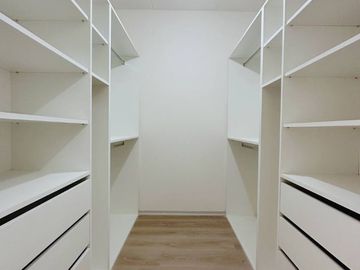 Departamento en venta de 2 dormitorios c/ cochera en Centro Gorriti 165