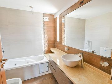 EN VENTA Depto 2 dorm c/ balcón y terraza en barrio Centro, Rosario