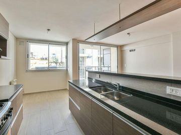 EN VENTA Depto 2 dorm c/ balcón y terraza en barrio Centro, Rosario
