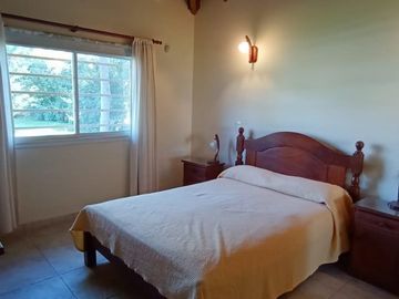 CODIGO 624 - PINAMAR - ALQUILER TEMPORARIO - ZONA ALAMOS - PILETA CLIMATIZADA