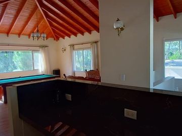 CODIGO 624 - PINAMAR - ALQUILER TEMPORARIO - ZONA ALAMOS - PILETA CLIMATIZADA