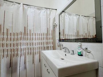 Casa en venta de 3 dormitorios c/ cochera en Centro
