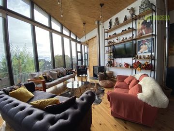 Casa en Venta en Playa Hermosa, moderna casa con acceso a la playa y gran vista