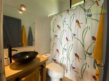 Casa en Venta en Playa Hermosa, moderna casa con acceso a la playa y gran vista