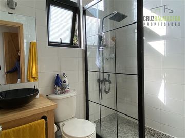Casa en Venta en Playa Hermosa, moderna casa con acceso a la playa y gran vista