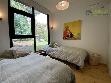 Casa en Venta en Playa Hermosa, moderna casa con acceso a la playa y gran vista