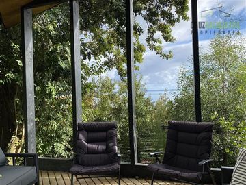 Casa en Venta en Playa Hermosa, moderna casa con acceso a la playa y gran vista