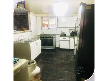 AMPLIA CASA CON AMPLIO TERRENO, EN LA  COMUNA EL BOSQUE - Jaba Propiedades