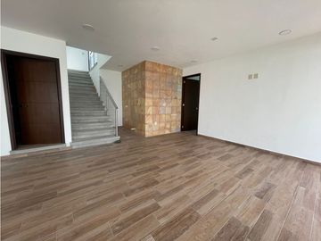 RESIDENCIA NUEVA EN VENTA  CON DISEÑO EN 1 NIVEL SEGURIDAD ALBERCA