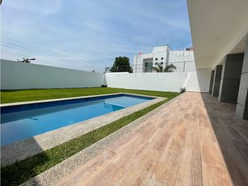 RESIDENCIA NUEVA EN VENTA  CON DISEÑO EN 1 NIVEL SEGURIDAD ALBERCA