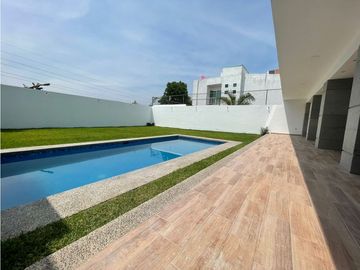 RESIDENCIA NUEVA EN VENTA  CON DISEÑO EN 1 NIVEL SEGURIDAD ALBERCA